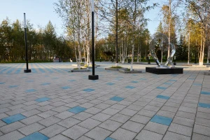 Купите квадратную тротуарную плитку от производителя «Поревит»