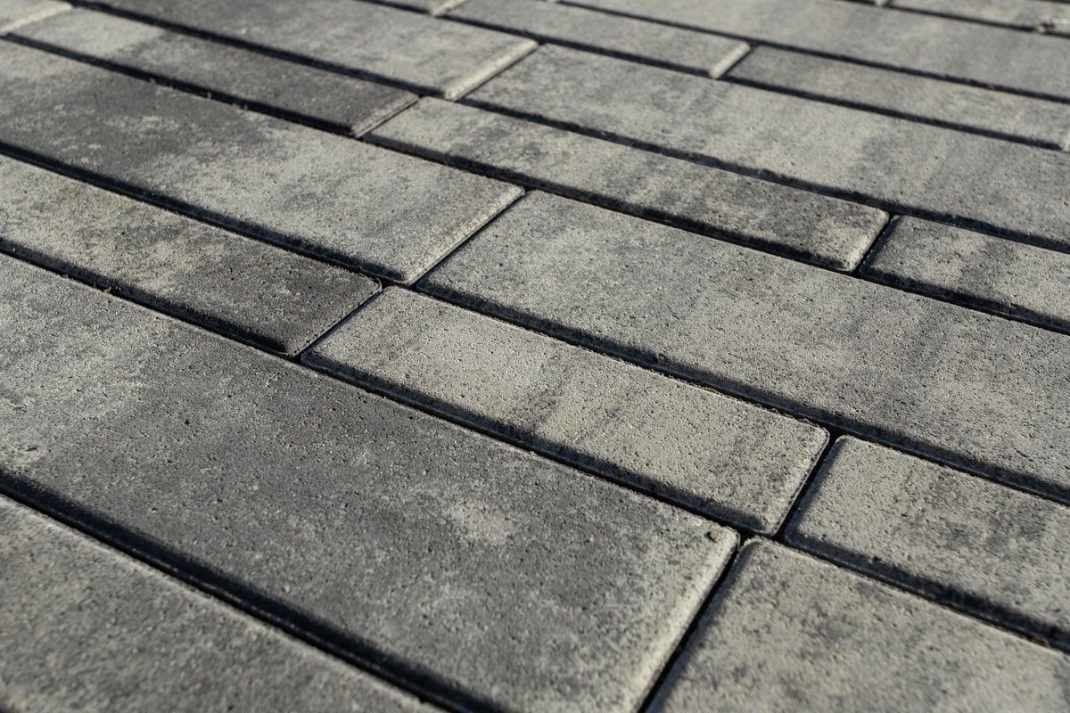 Ландшафтный дизайн в Тюмени с плиткой Ригель, Трио, 300х900 мм Ландшафтный дизайн в Тюмени с плиткой Ригель, Трио, 300х900 мм