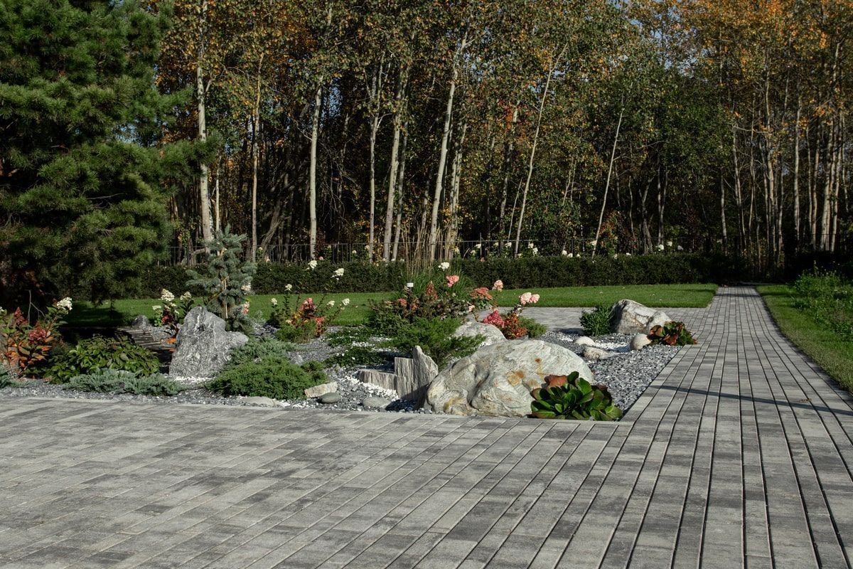 Ландшафтный дизайн в Тюмени с плиткой Ригель, Трио, 300х900 мм Ландшафтный дизайн в Тюмени с плиткой Ригель, Трио, 300х900 мм