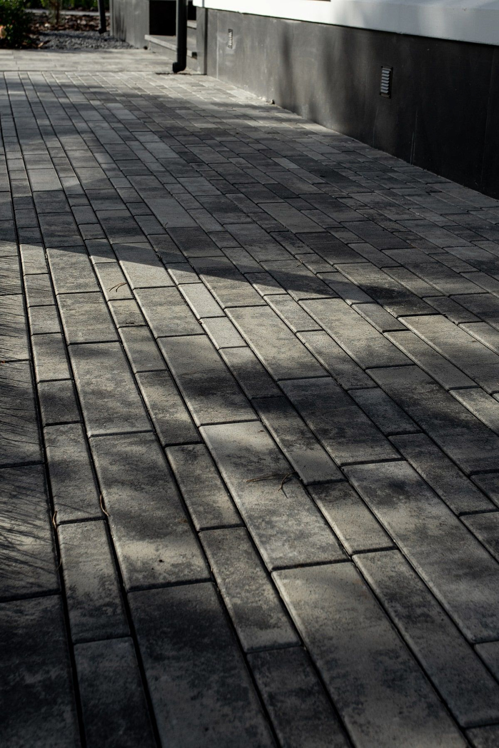 Ландшафтный дизайн в Тюмени с плиткой Ригель, Трио, 300х900 мм Ландшафтный дизайн в Тюмени с плиткой Ригель, Трио, 300х900 мм