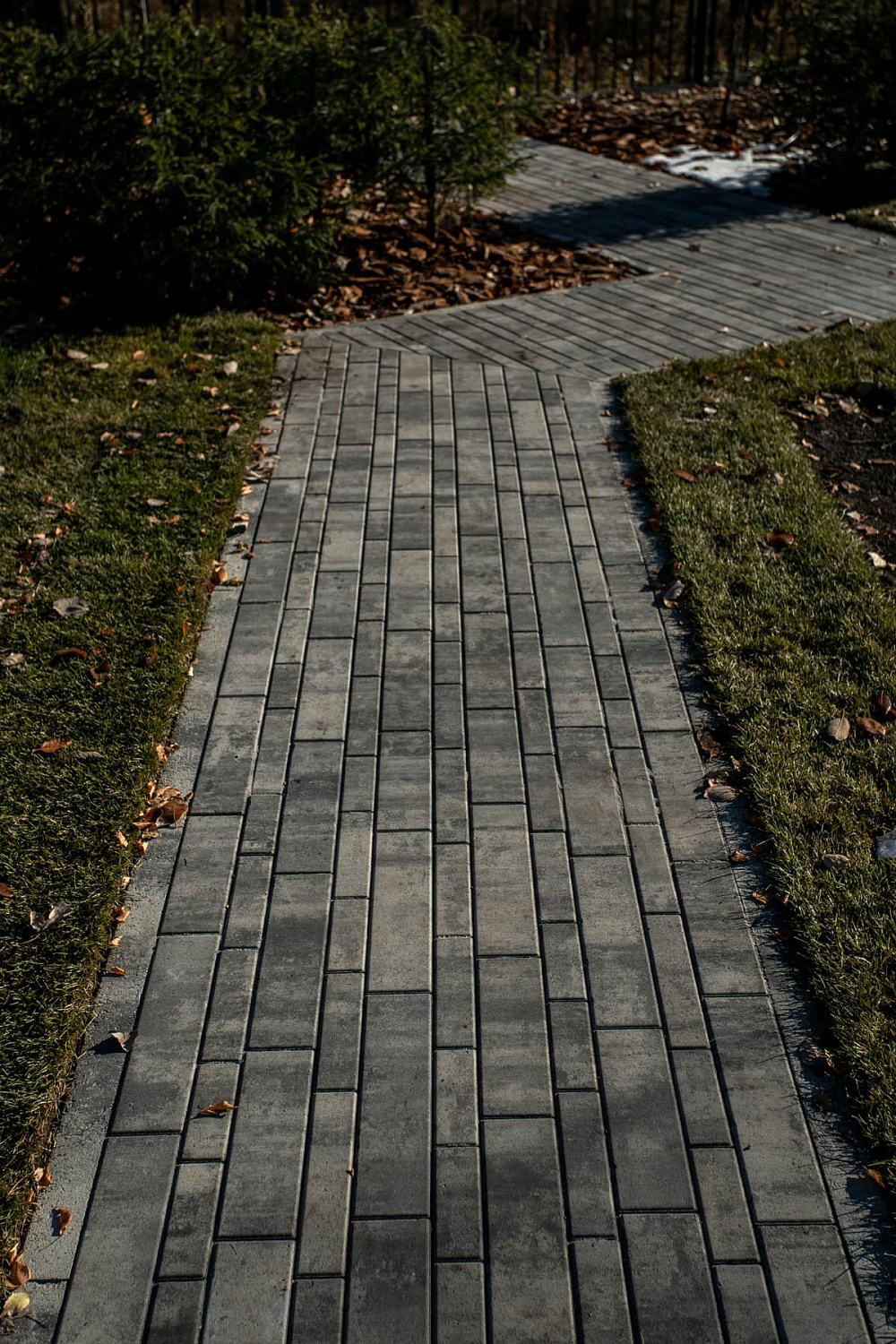 Ландшафтный дизайн в Тюмени с плиткой Ригель, Трио, 300х900 мм Ландшафтный дизайн в Тюмени с плиткой Ригель, Трио, 300х900 мм