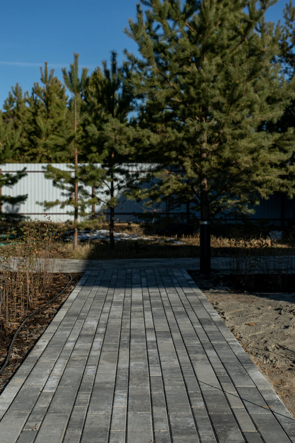 Ландшафтный дизайн в Тюмени с плиткой Ригель, Трио, 300х900 мм Ландшафтный дизайн в Тюмени с плиткой Ригель, Трио, 300х900 мм