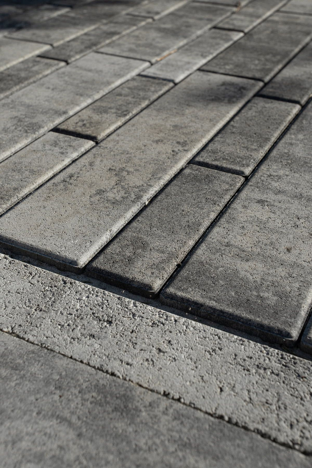 Ландшафтный дизайн в Тюмени с плиткой Ригель, Трио, 300х900 мм Ландшафтный дизайн в Тюмени с плиткой Ригель, Трио, 300х900 мм